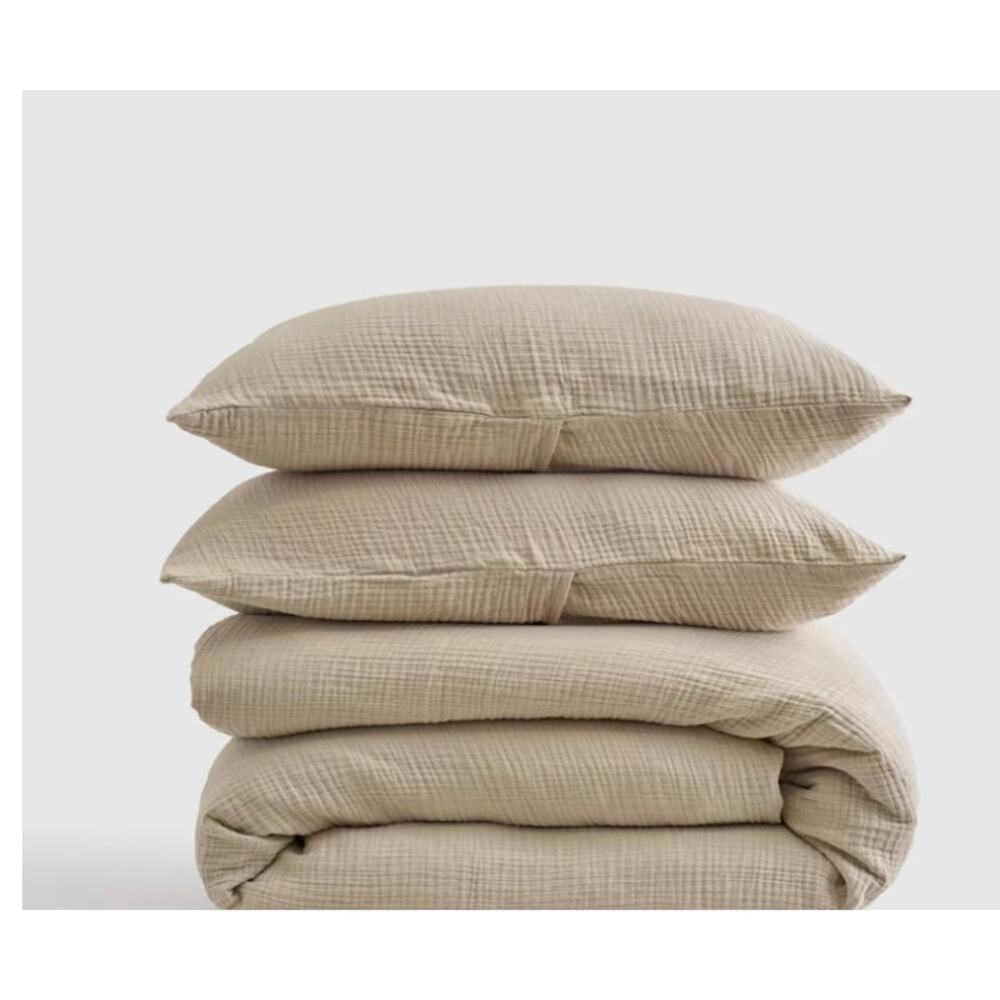New! Quince Organic Airy Gauze Size Queen Duvet Set in Sand. Two Shams One Cover